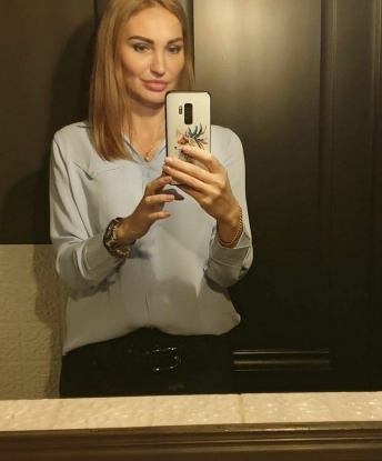 В Москве я уже не первый год, знаю этот город как свои пять пальцев 🏙️. У меня широкий спектр услуг, и я с радостью смогу удовлетворить твои самые сокровенные фантазии. Кроме того, мои независимые отзывы говорят сами за себя - ты можешь быть уверен, что увлекательное приключение со мной стоит того! 😉 И не забудь взглянуть на мои фото - они помогут тебе представить, какая я действительно красивая и сексуальная. Жду тебя, милый, чтобы воплотить в жизнь твои дарк-фантазии. Доверься мне и отдайся мне полностью - я заслуживаю твоего внимания! 💋🔥 Мария